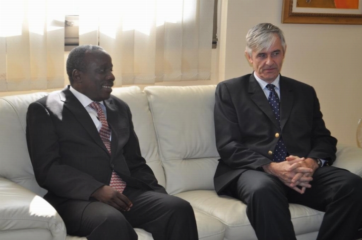 Philippe-Cyrille Berton, Directeur de l’AFD chez le Ministre Albert Flindé: 